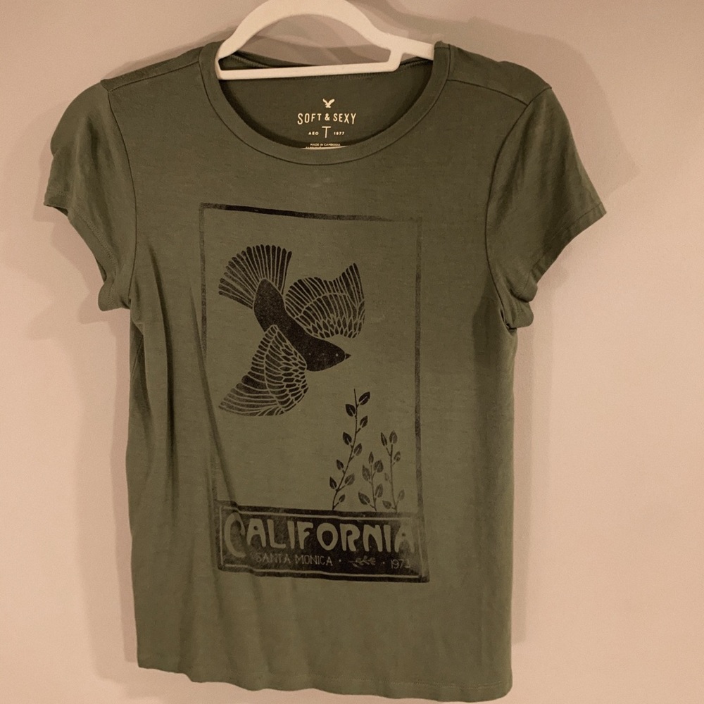 American Eagle green tee!
